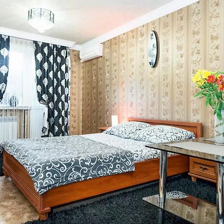 Apartment on Nezalezhnoy Ukrаiny near Intourist Hotel Zaporizhia Kültér fotó