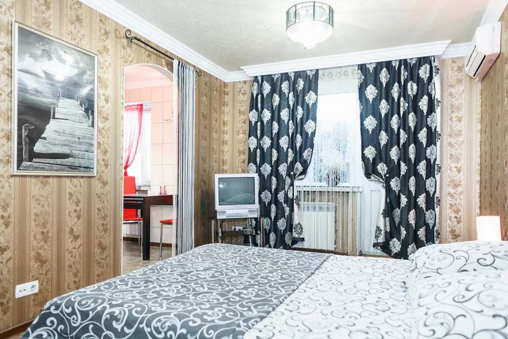 Apartment on Nezalezhnoy Ukrаiny near Intourist Hotel Zaporizhia Kültér fotó